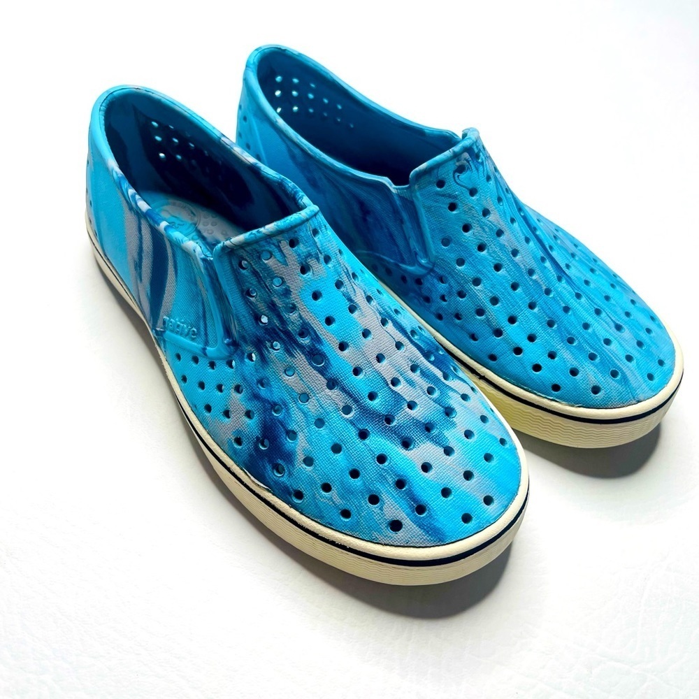 Native kids shoes tie dye blue size J2